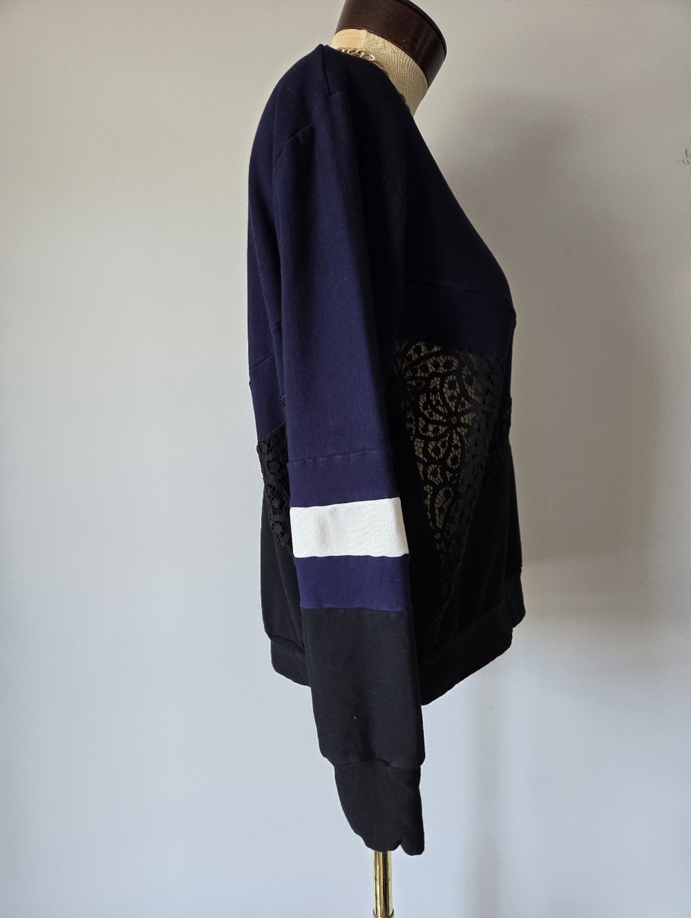 ANNE MULAIRE Navy & Black Colorblock Sweatshirt with Lace Side. Size M/L - Picture 3 of 8
